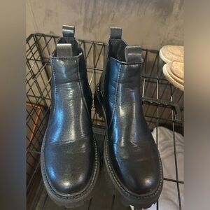 Fake leather boots